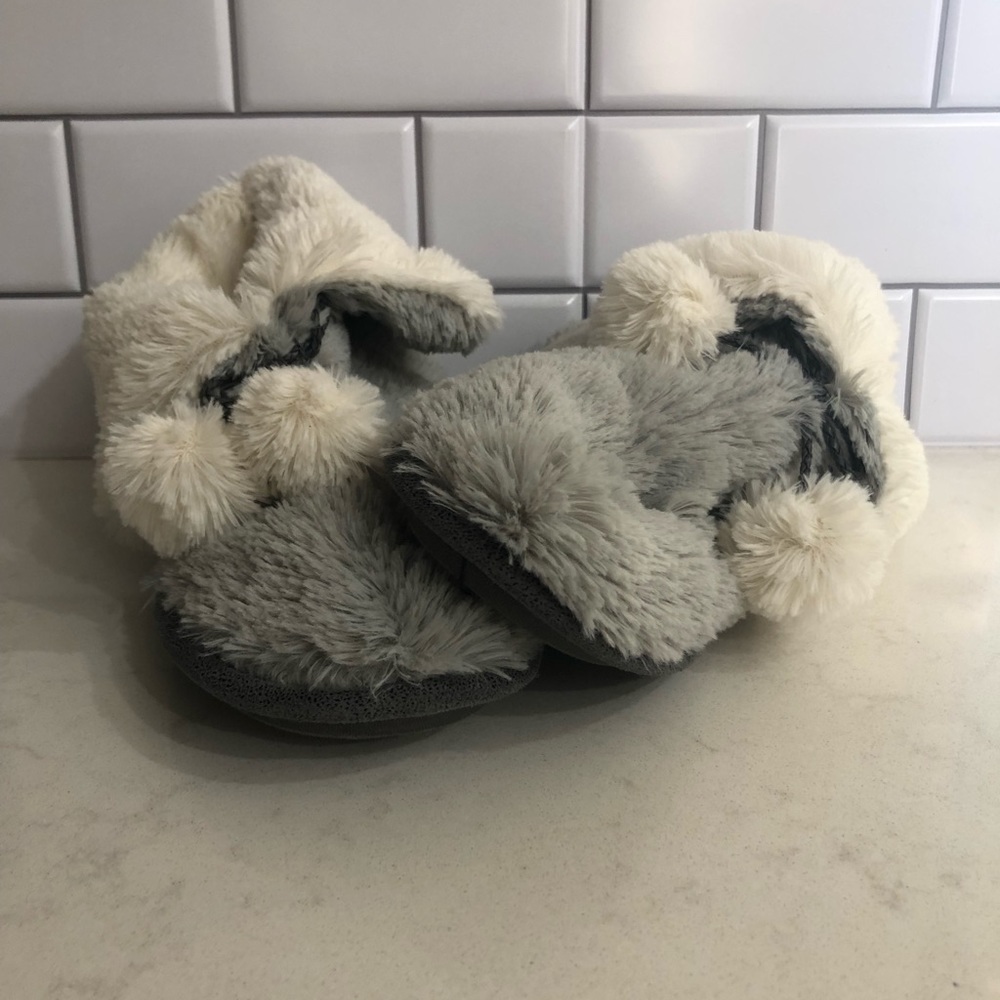 Cuddle Duds Slippers! M(7-8)